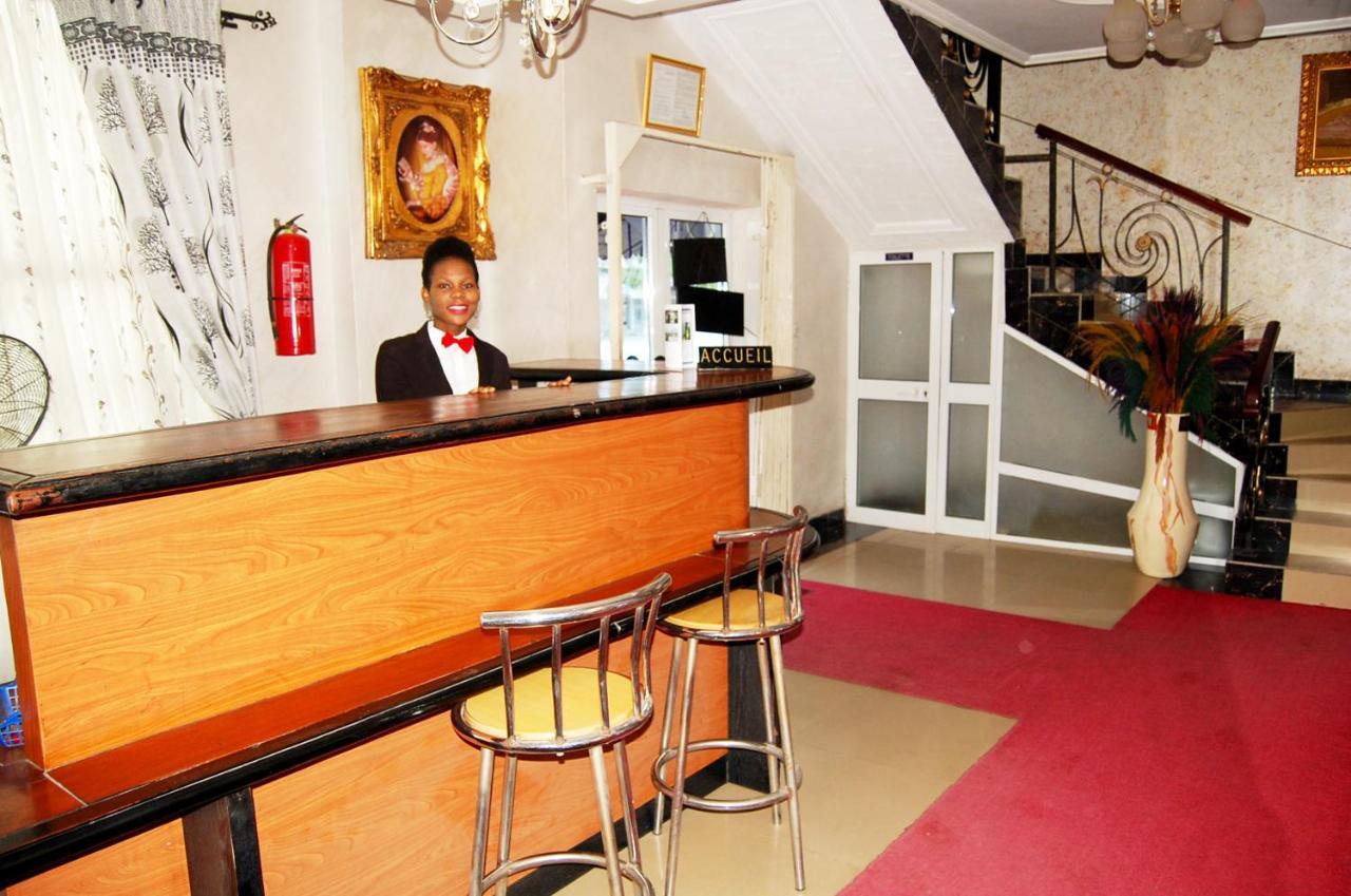 Hotel Residence Jeanne D'Arc Cotonou Eksteriør bilde